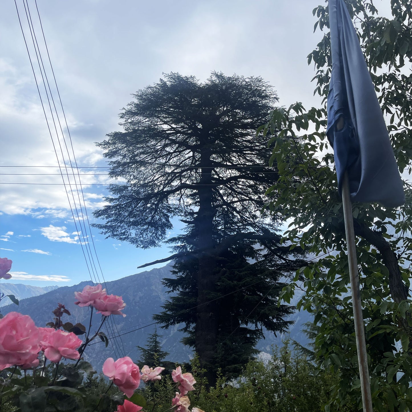 THE HIGHEST ROADS - (18300 FEET) - INDIA