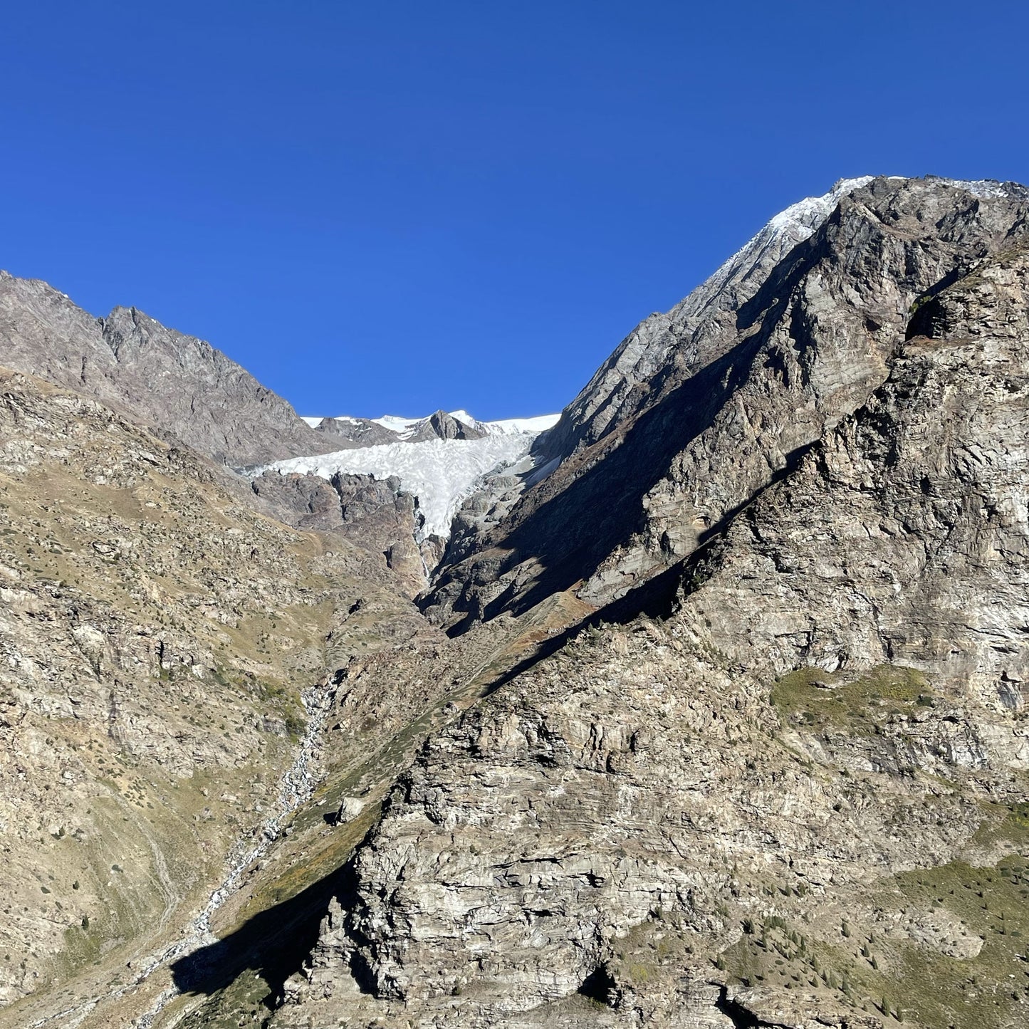 THE HIGHEST ROADS - (18300 FEET) - INDIA